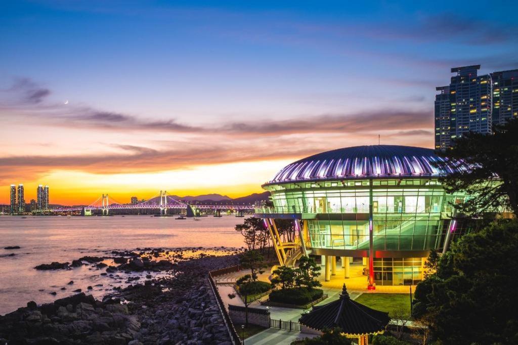 Ramada Encore By Wyndham Busan Haeundae Εξωτερικό φωτογραφία